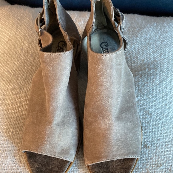 Swede open toe booties used - Picture 2 of 4